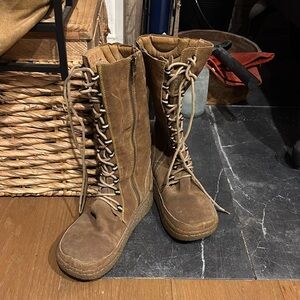 Tequila leather lace up cozy fur inside size 38/7.5 gummy heal great shape boots